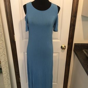 Maxi dress shoulder cut outs